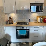One-bedroom Near Atomium Apartamento *