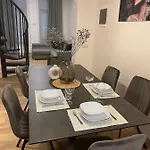 Lägenhet Exclusive Two-level With Private Terrace On The Canal Bryssel