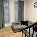 Exclusive Two-level With Private Terrace On The Canal Lägenhet