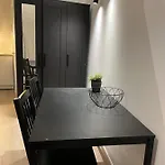 Center Flat شقة