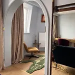 La Piece Hotel