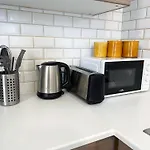 New Cozy In Porte De Hal 아파트 *