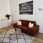 Cozy South-up And Ground * Brussels