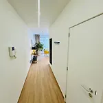 Urbanstay - Jacqmain Downtown