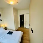 Urbanstay - Jacqmain Downtown *