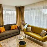 Urbanstay - Jacqmain Downtown Apartman