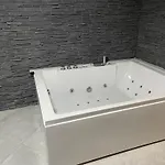 Jungle Romantic - Private Jacuzzi - Apartment *