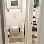 Apartamento Charming Two Bedroom Flat - Nato - *