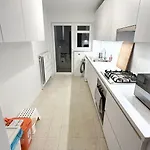 Charming Two Bedroom Flat - Nato - Apartamento *