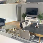 Strelitzyahouse *
