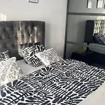 Strelitzyahouse *