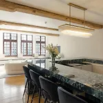 Unique Flat On The Grand Place * Brusel