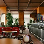 The Standard, 브뤼셀