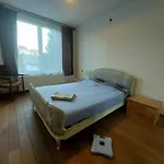 Apartamento Large 1st Floor Apartment, Schaerbeek,