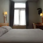 Safestay Grand Place 3*