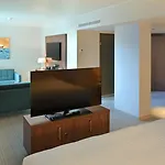 Courtyard By Marriott Eu מלון