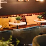 Zoom Hotel 4*