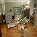 Spacious In Apartment *