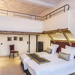 Agora Grand Place Hotel 3*