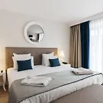 Hotel Catalonia Grand Place 4*