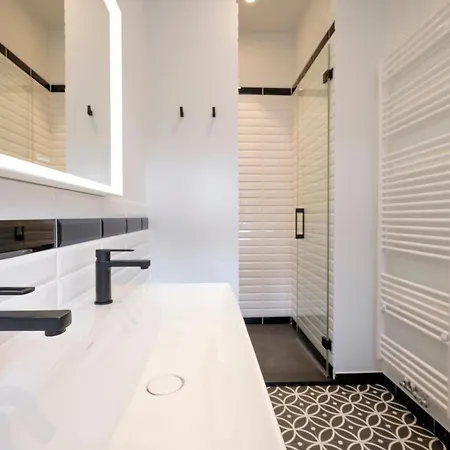 Fabulous In Chatelain Area *