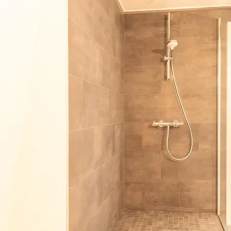 Spacious Modern Appartments In The Heart Of شقة *
