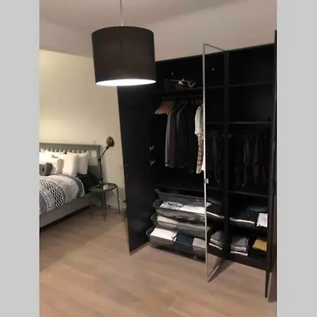 Lovely One Bedroom Condo In The Heart Of Ixelles Διαμέρισμα