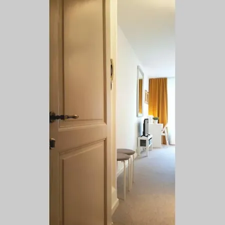 Apartment Just-Renovated Small Studio Brussels