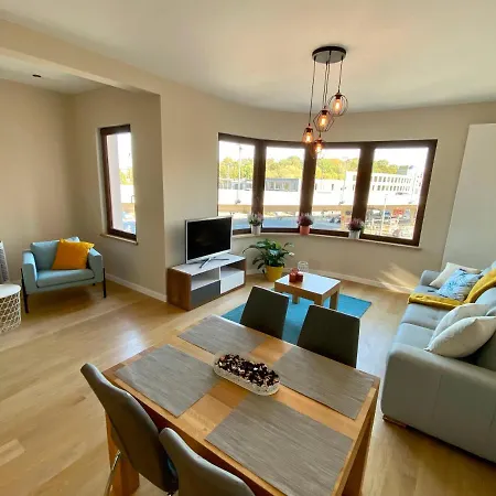 Gustav * Βρυξέλλες