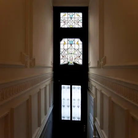 Apartment In Trendy Chatelain Center Area Little Garden Internet Wifi