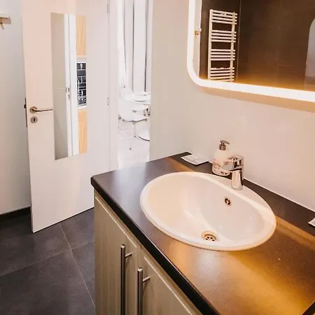 And Cozy In Aparthotel Bruxelles