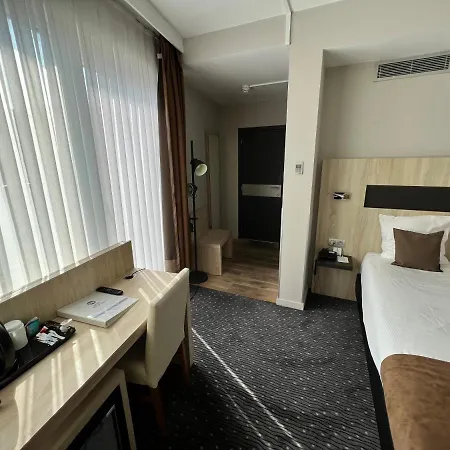 Western Royal Centre