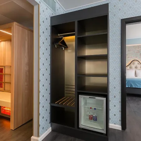 Thon Bristol Stephanie