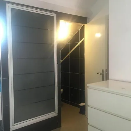 Near The Center With Bathroom And Kitchen