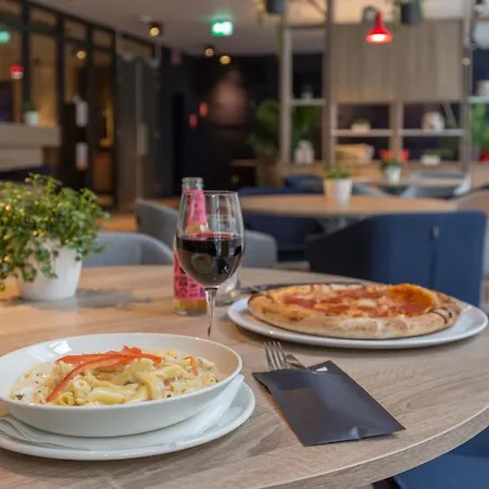 Hotel Express Brussels-grand-place By Ihg 3*