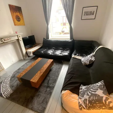 Cozy Close To Zaventem Airport בריסל