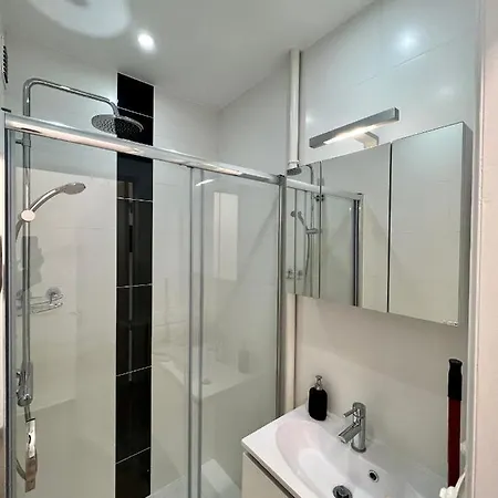 Cinquantenaire Appartement *