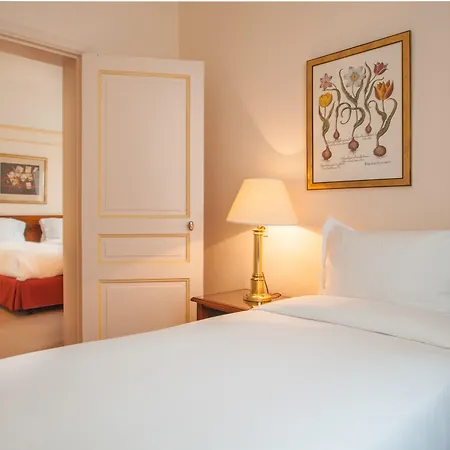 Le Plaza מלון 5*