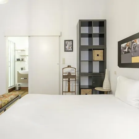 公寓 Magnificent 2 Bedroom Duplex + Terrace Ixelles 布鲁塞尔