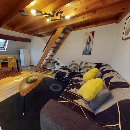 2 Bedroom With A Rooftop Terrace On 3rd Floor Brüksel