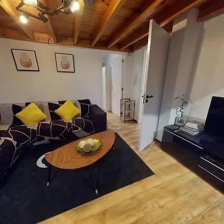 2 Bedroom With A Rooftop Terrace On 3rd Floor * Brüksel