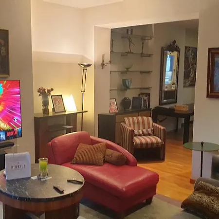 Lovely 2 Bedroom Penthouse With Terrace بروكسل