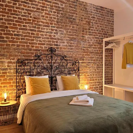 Brand New Iris With Private Bathroom And Balcony Vendégház 3*
