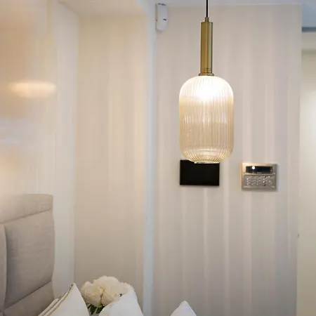 Apartment Luxury 3 Bedrooms Townhouse In Perfect Location