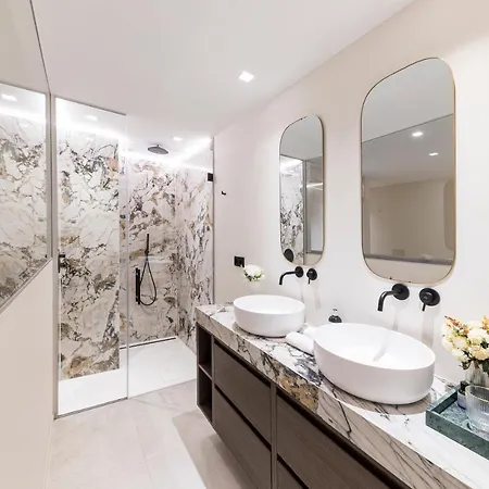 Apartment Luxury 3 Bedrooms Townhouse In Perfect Location