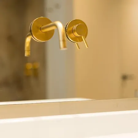 Luxury 3 Bedrooms Townhouse In Perfect Location