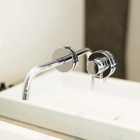 Apartment Luxury 3 Bedrooms Townhouse In Perfect Location *