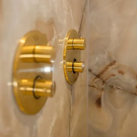 Luxury 3 Bedrooms Townhouse In Perfect Location