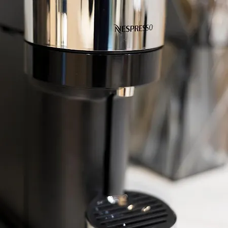 Luxury 3 Bedrooms Townhouse In Perfect Location *