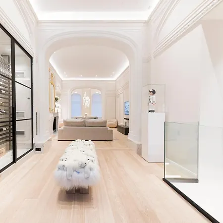 Luxury 3 Bedrooms Townhouse In Perfect Location